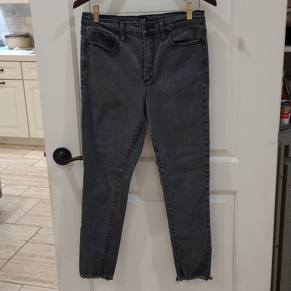 Gap True Skinny High Rise Jeans. Size 30 Regular. Dark Gray Wash Raw Hem